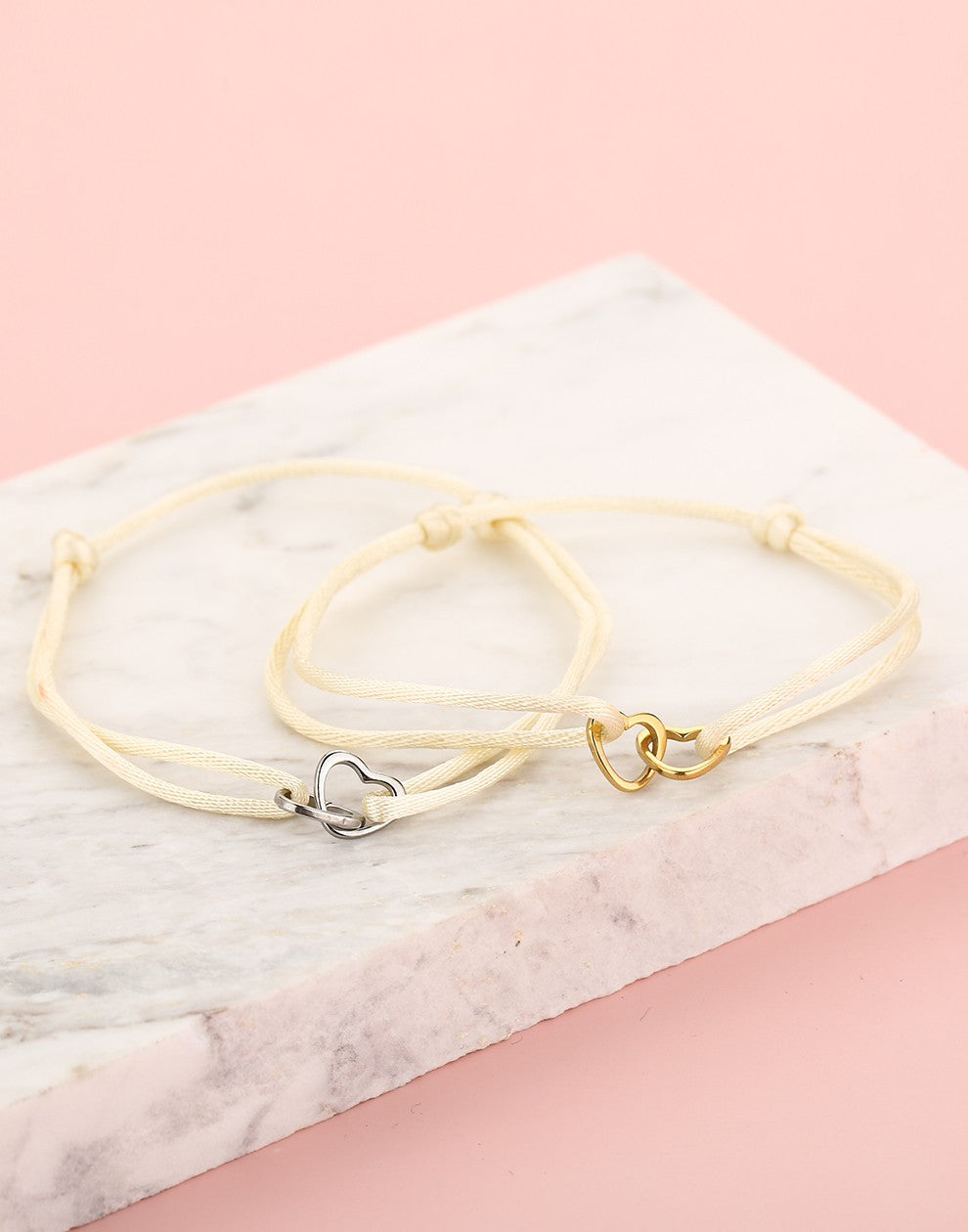 vriendschaps sieraden armbandjes hartjes beige