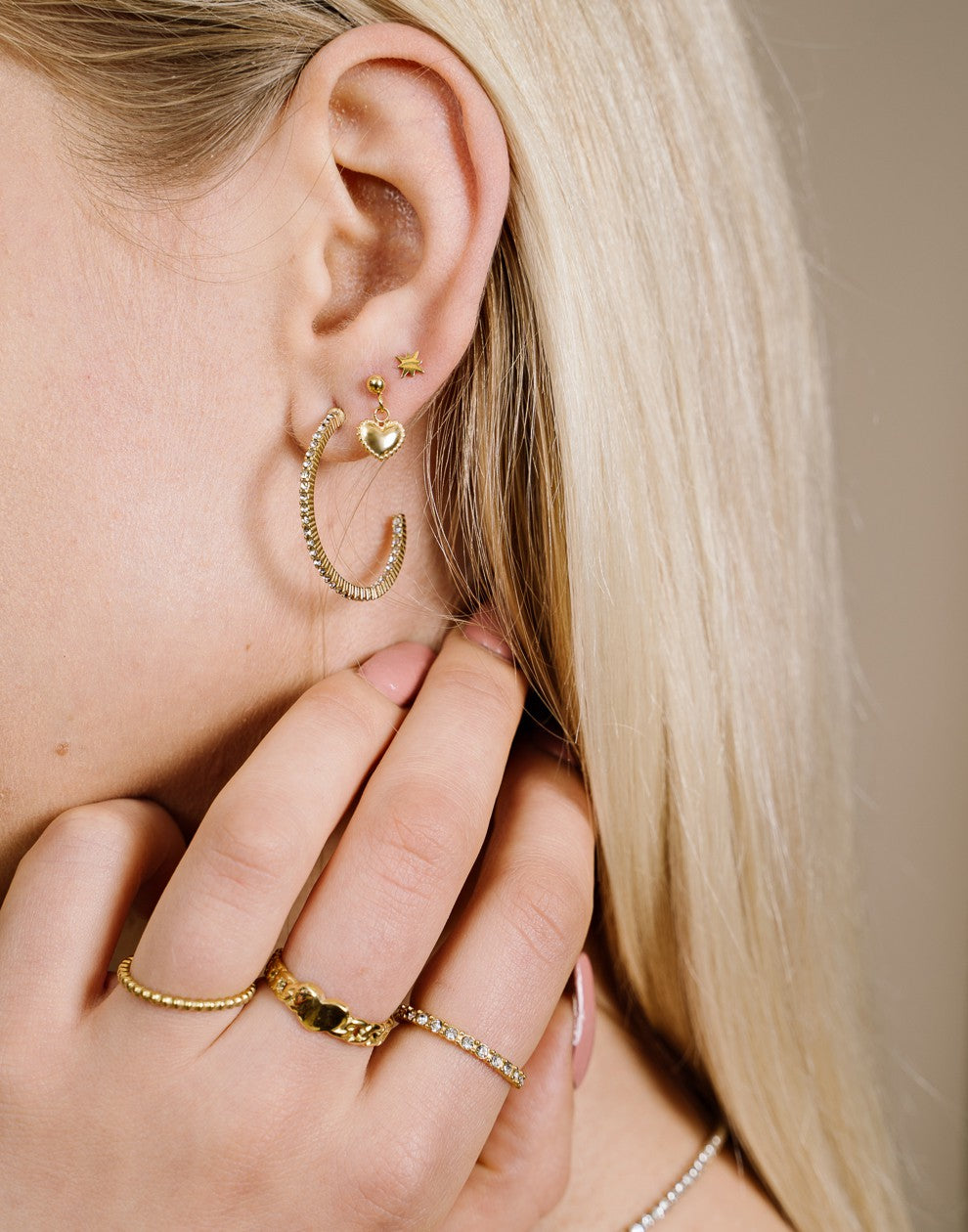 Oorbellen hoops steentjes kristal