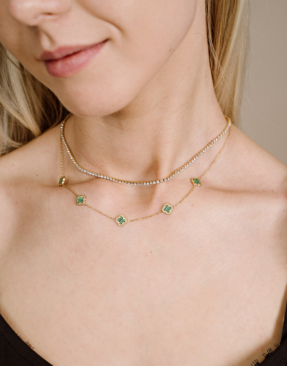 Ketting klavers smaragdgroen goudkleurig