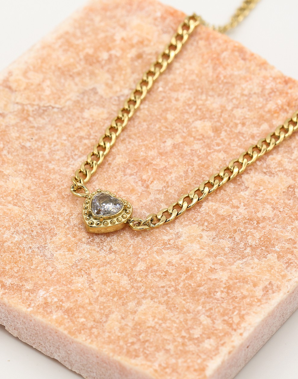 Fijne schakelketting hartje met steen goudkleurig