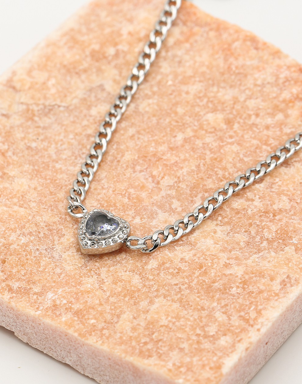 Fine link chain heart with silver-colored stone