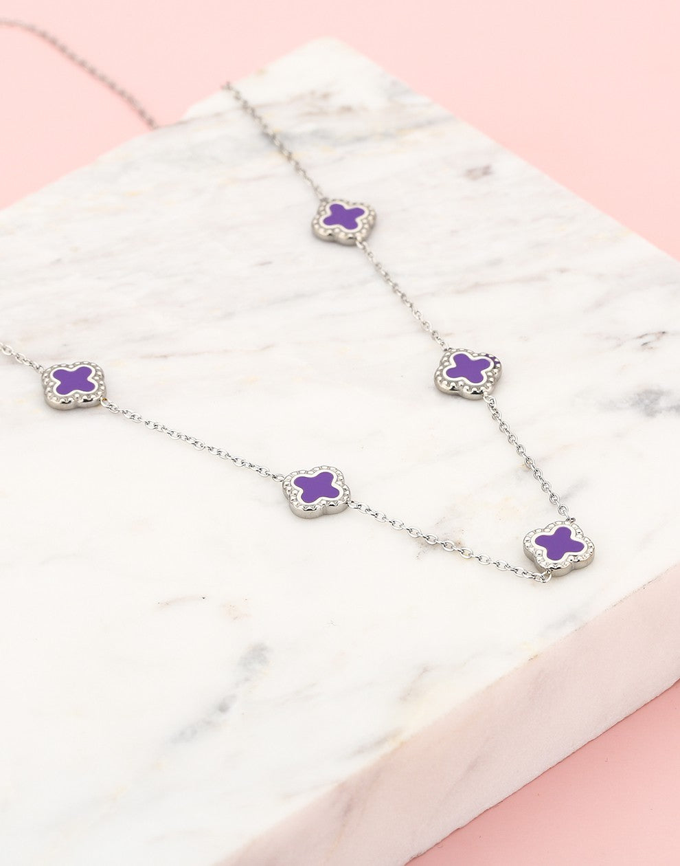 Ketting klavers paars zilverkleurig