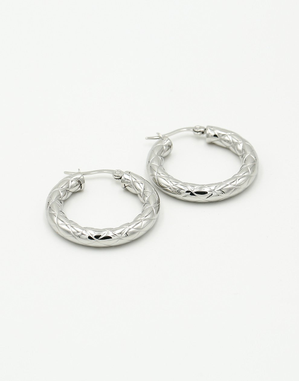 Hoops met structuur 30mm zilverkleurig