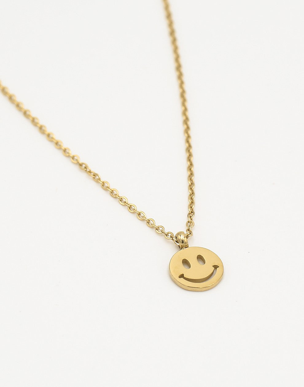 Fijne ketting met smiley hanger goudkleurig