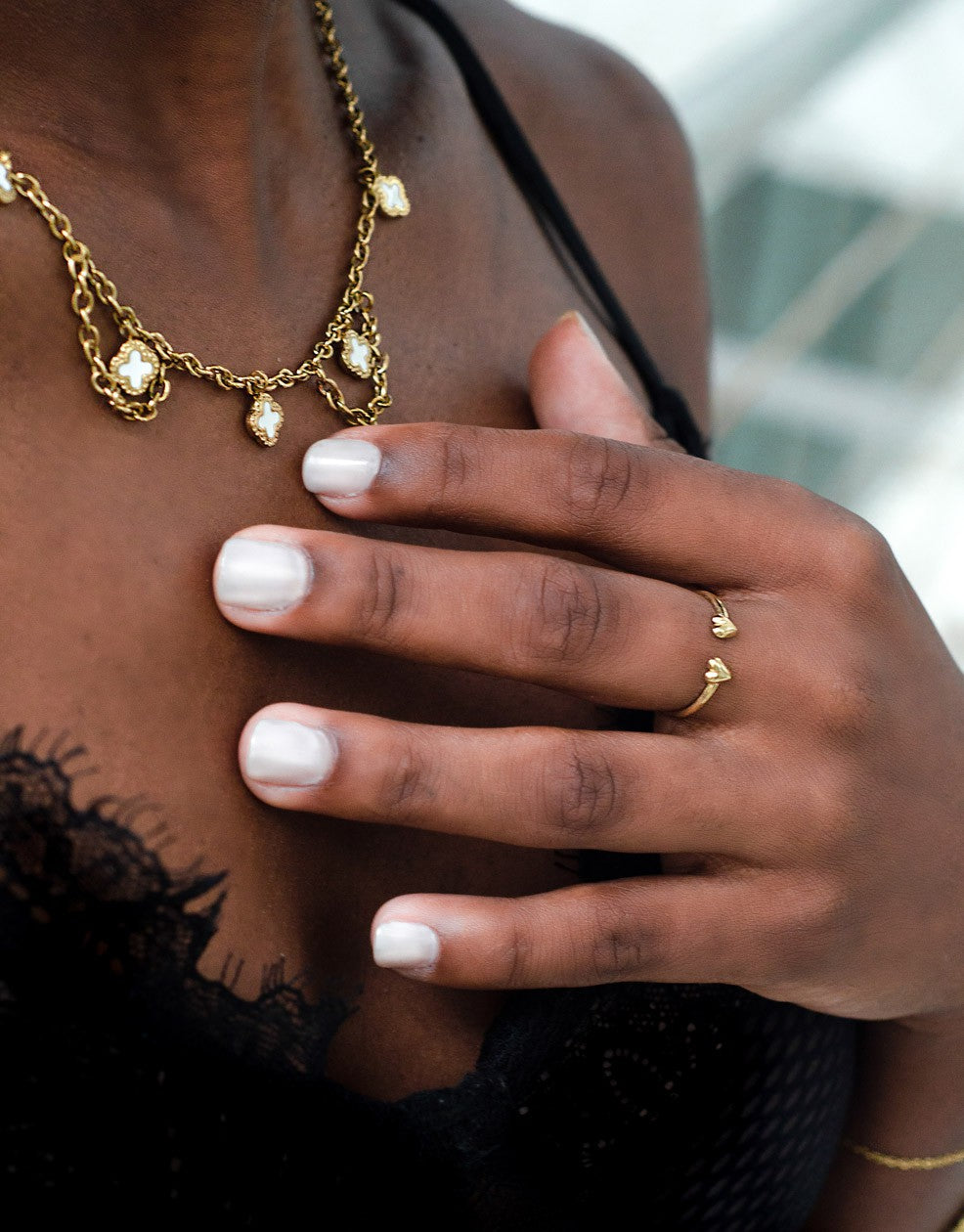 Ring speelse hartjes goudkleurig