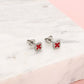 Studs klavers rood zilverkleurig