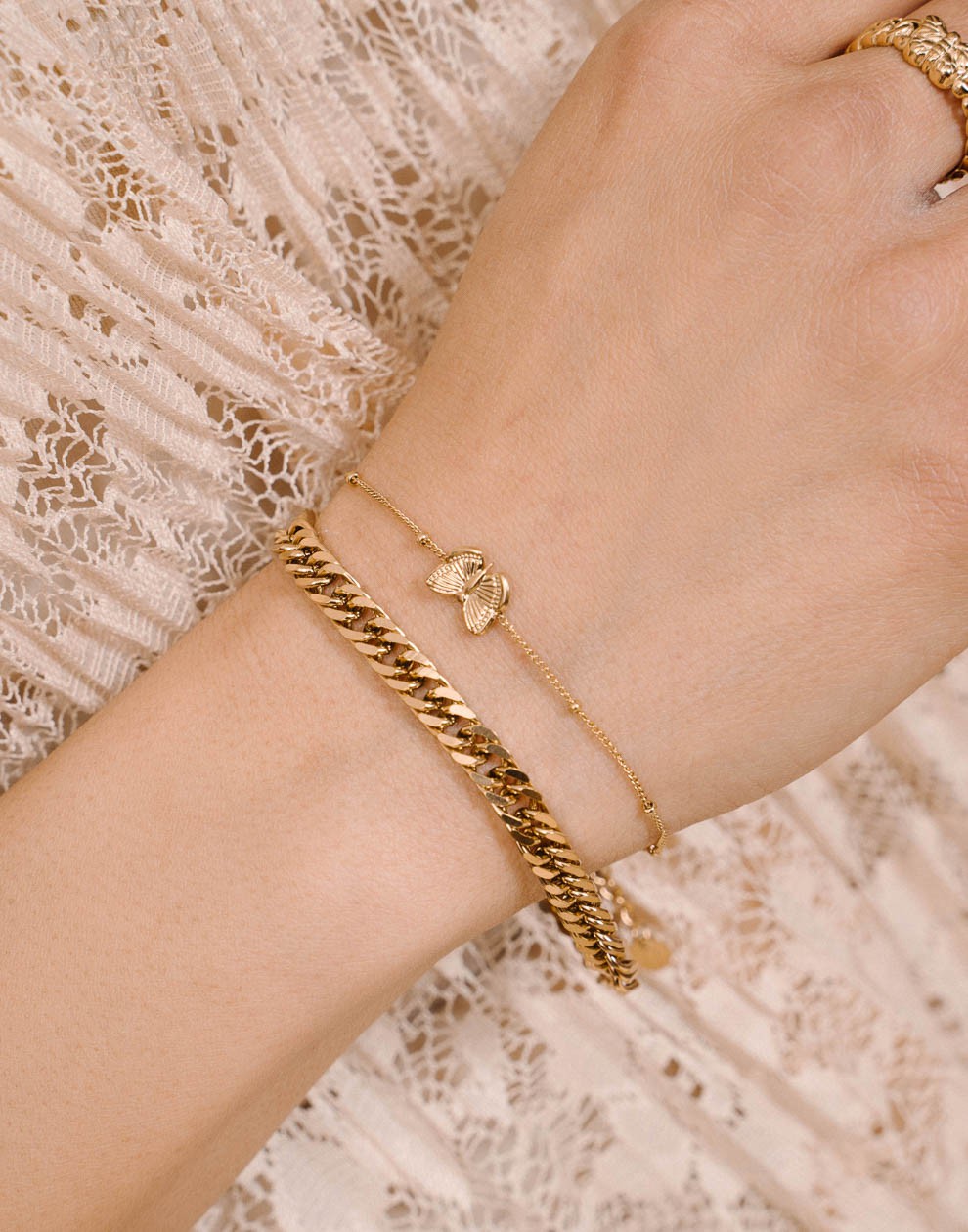 Vlinder armband goudkleurig