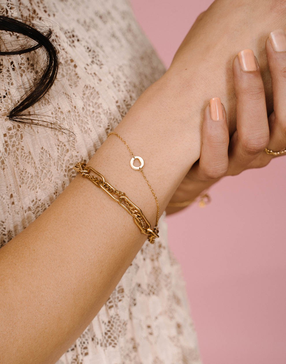 armband uitgesneden hartje goudkleurig