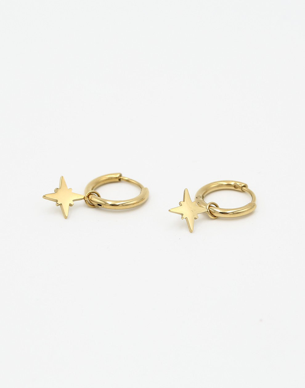 Oorringen met morningstar hanger goudkleurig