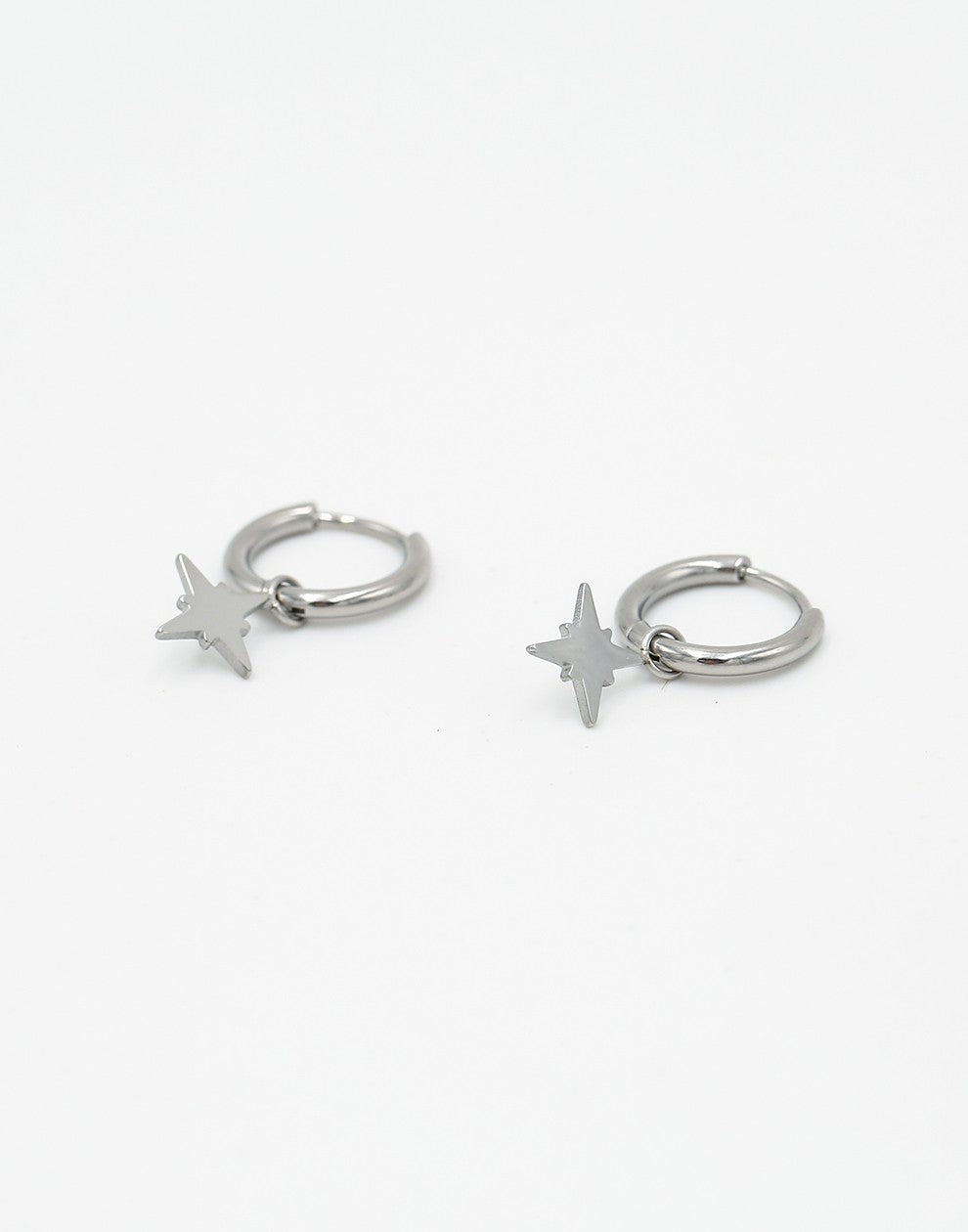 Oorringen met morningstar hanger zilverkleurig