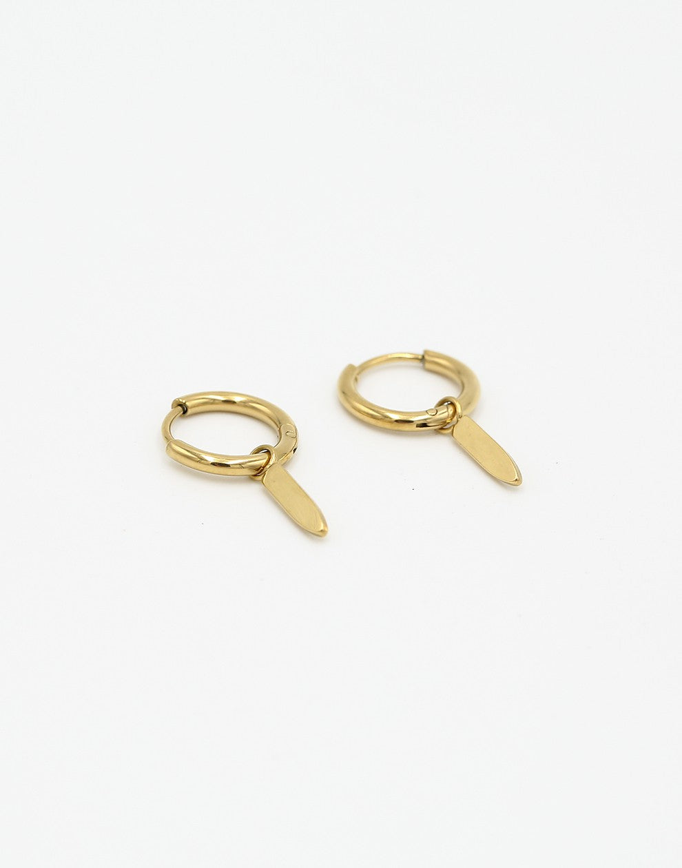 Oorring met staaf goudkleurig