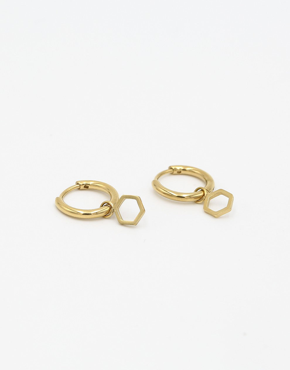 Oorring open hexagon goudkleurig