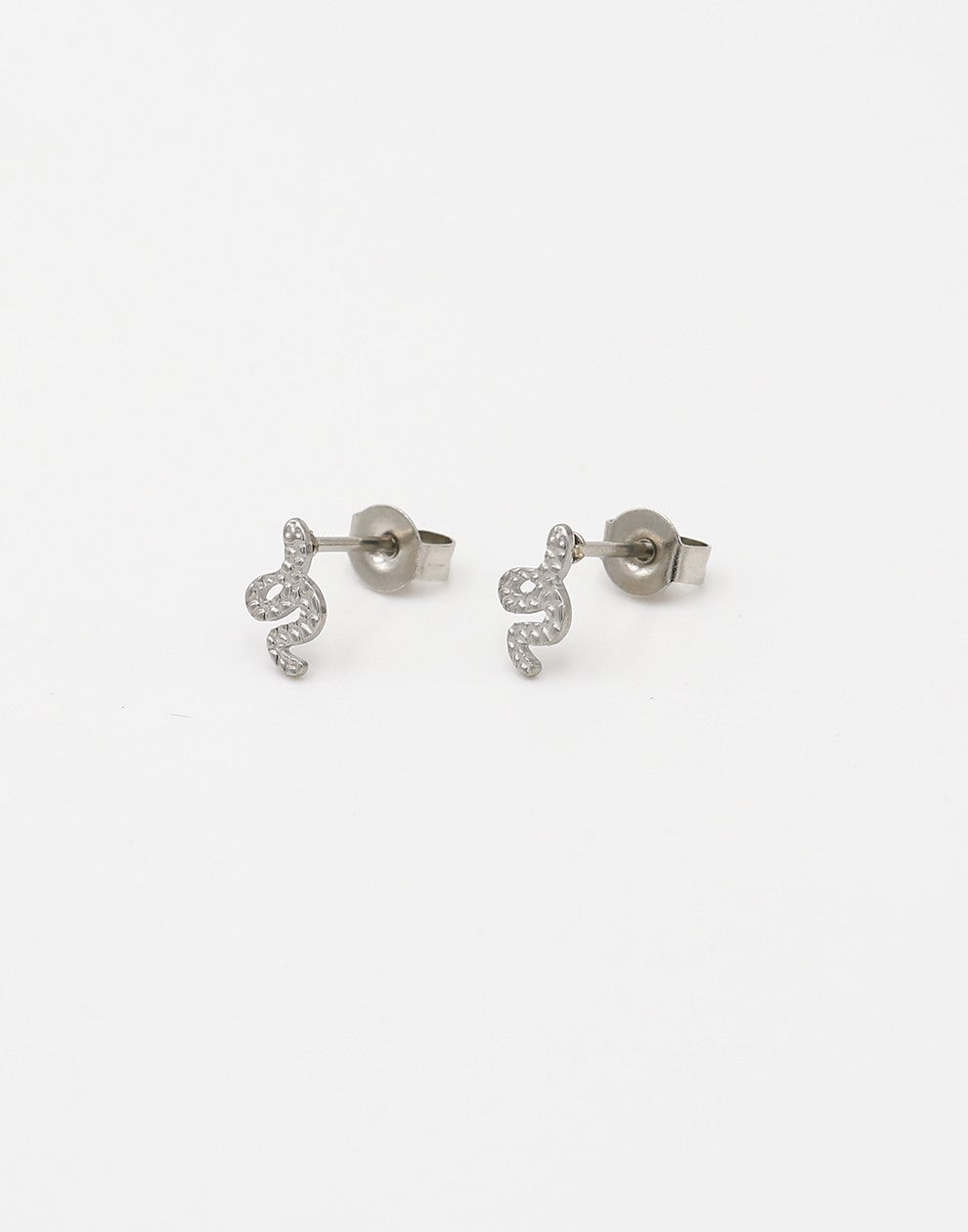 studs slang zilverkleurig