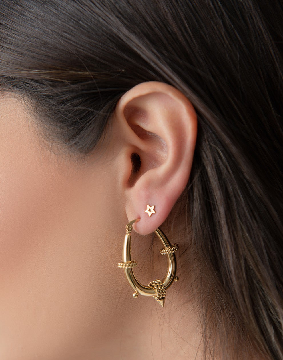 studs open star gold-colored
