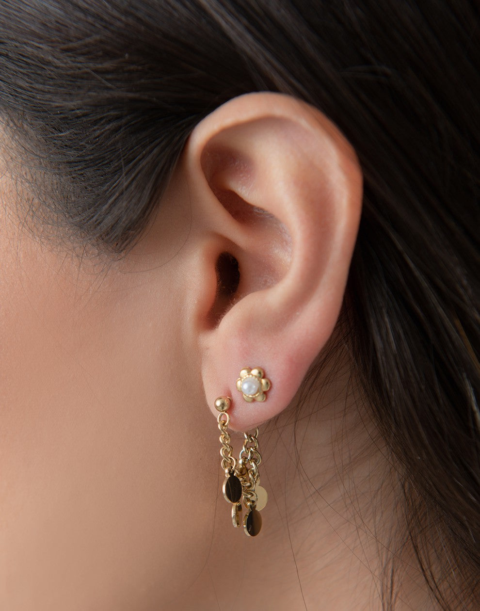 Studs bloem met parel goudkleurig