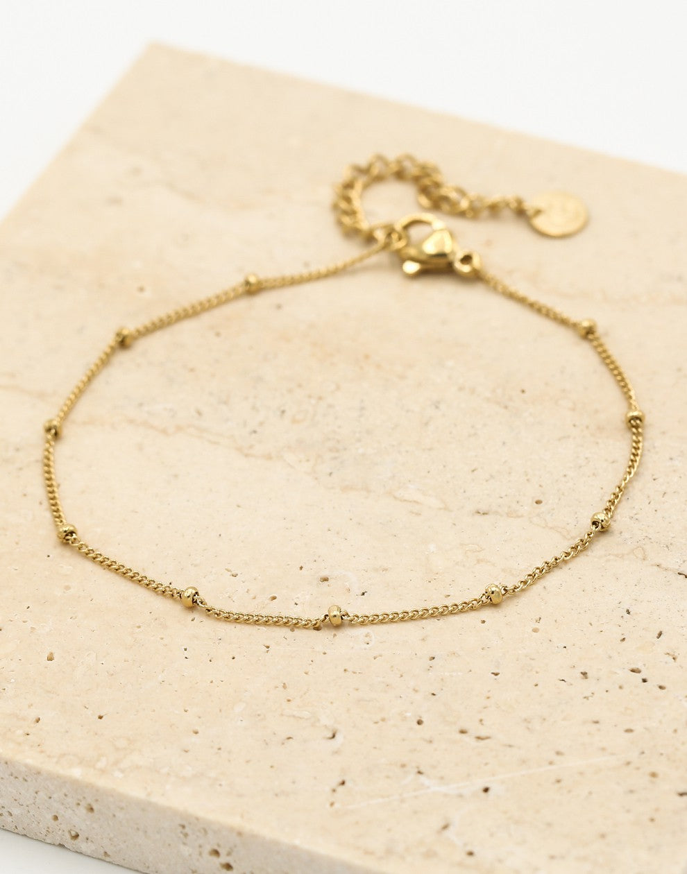 Fijne armband met bolletjes goudkleurig