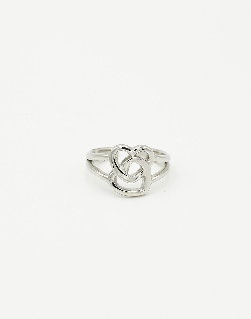 Ring connected hearts zilverkleurig