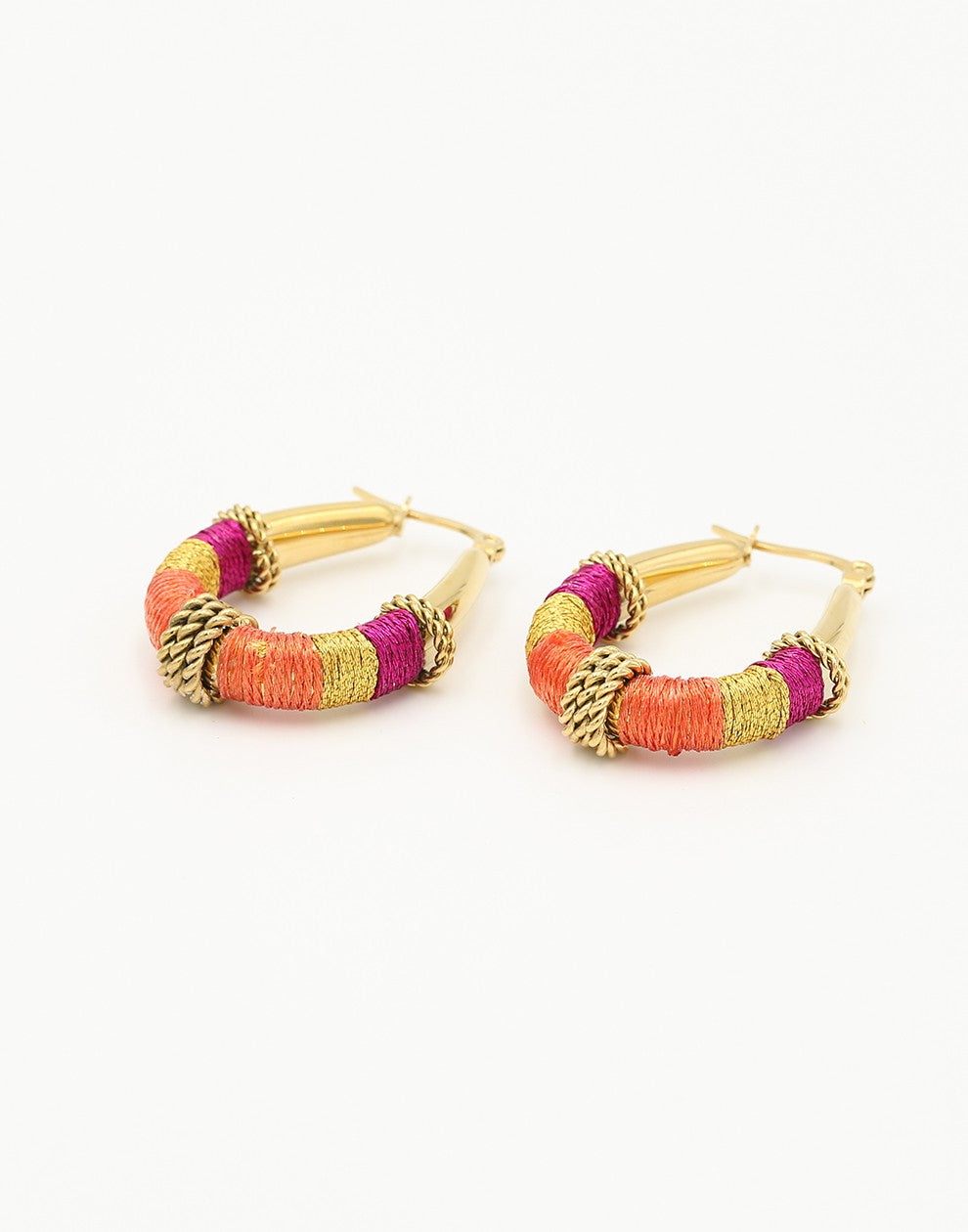 Boho oorbellen fuchia touw