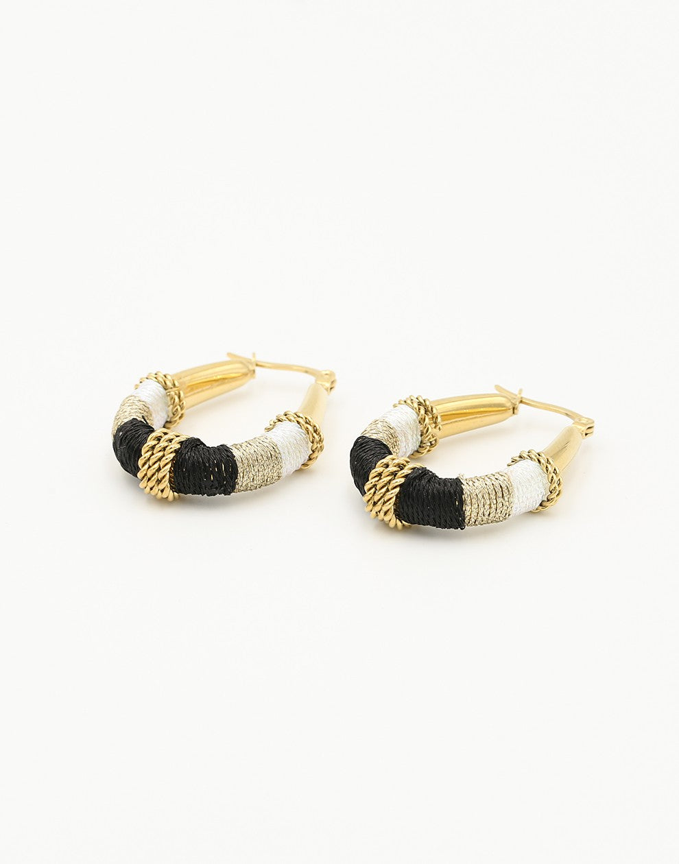 Boho oorbellen zwart touw