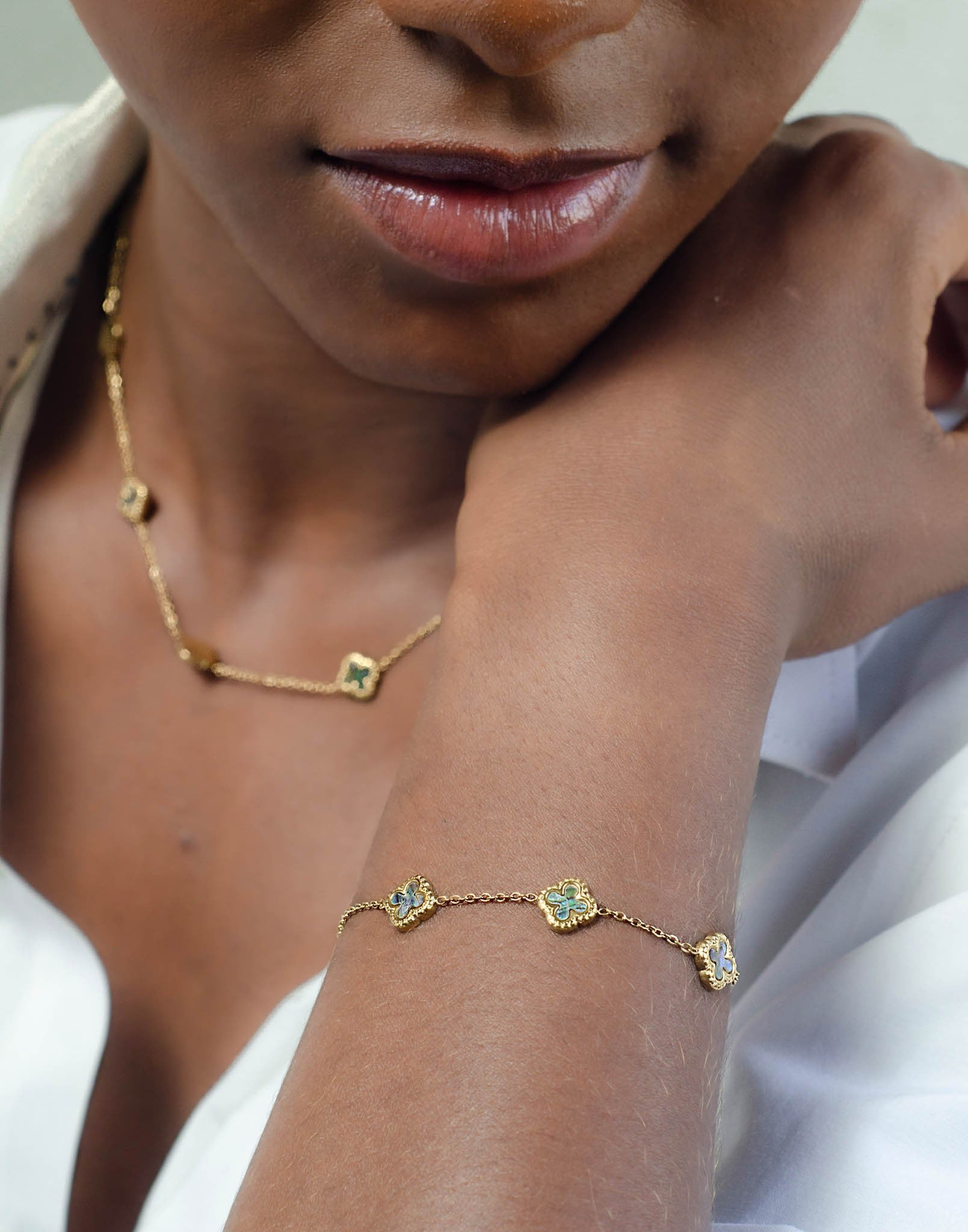 armband klavers parelmoer zwart
