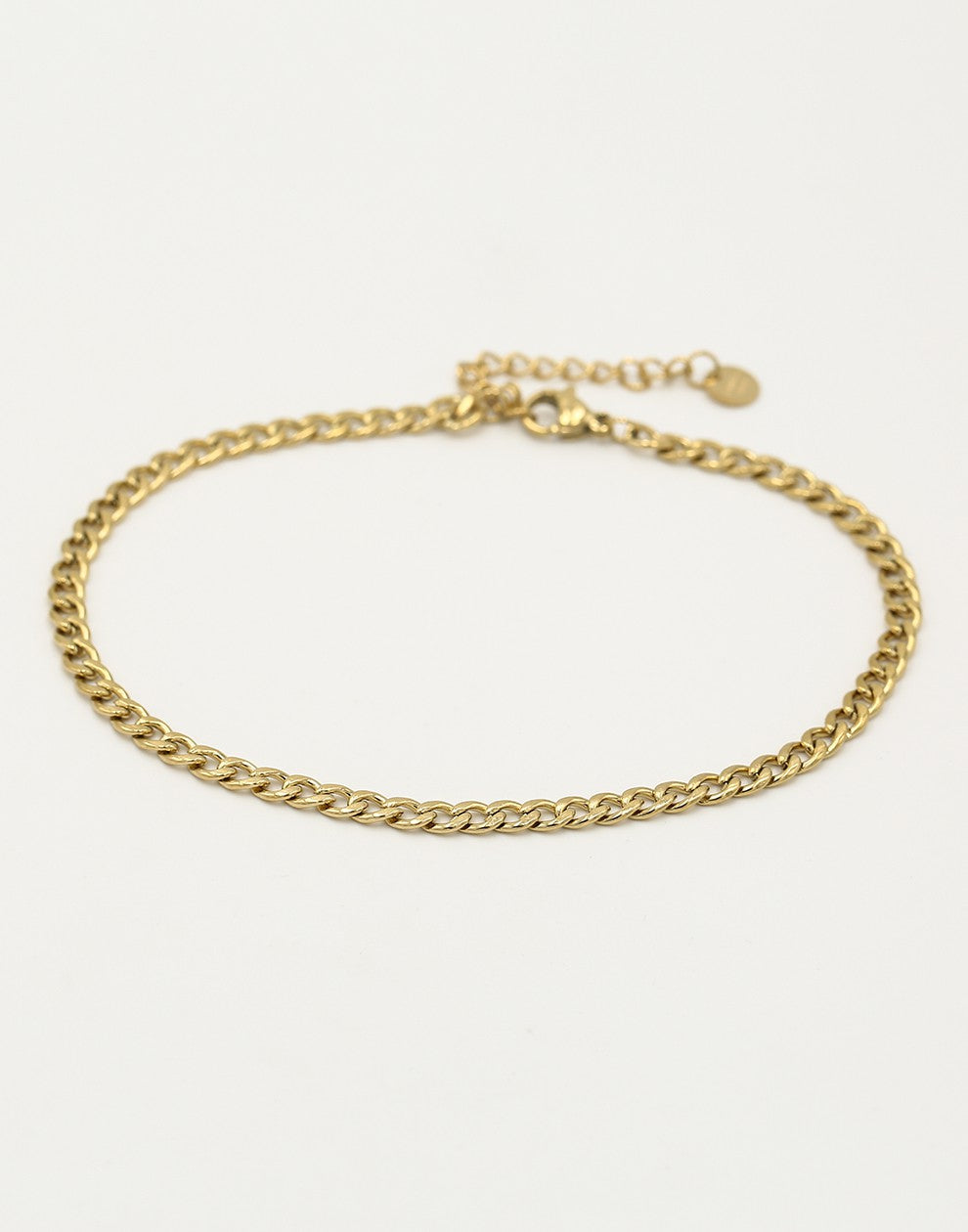 Ankle bracelet with a fine oval link, gold-colored
