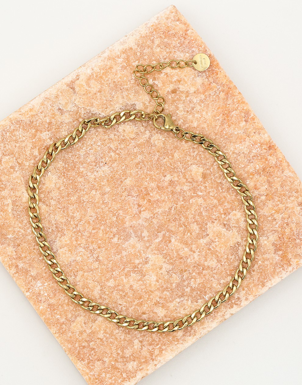 Ankle bracelet with a fine oval link, gold-colored
