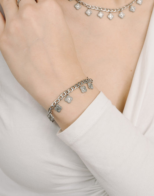 SCHAKELARMBAND VINTAGE klavers zilverkleurig