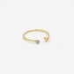 Ring V met steentje goudkleurig