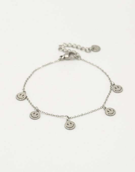 Fijne armband met 5 smiley hangers zilverkleurig