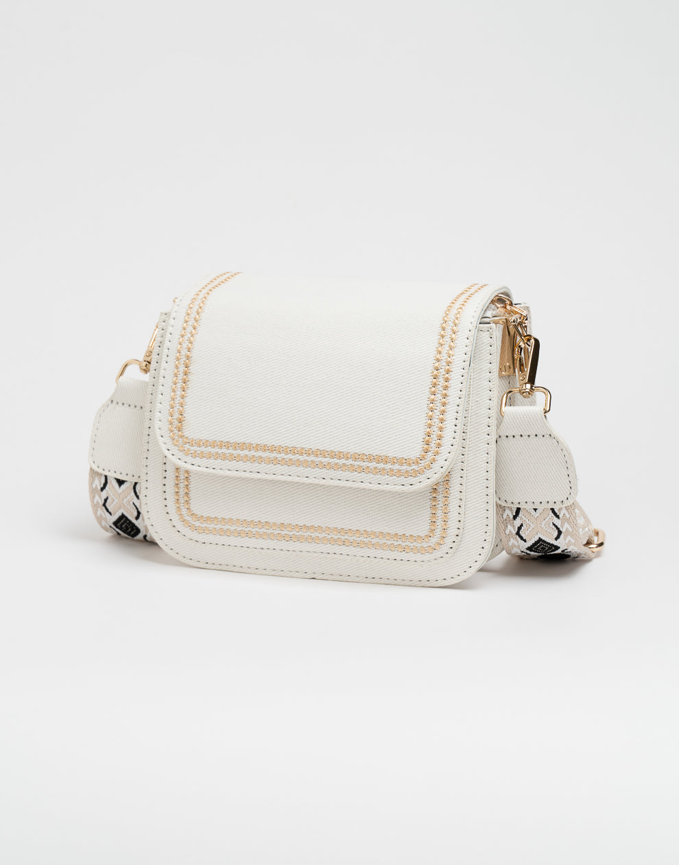 Crossbody tas met bewerkte strap wit