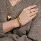 Einfaches, klobiges Armband in Goldfarbe