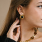 Statement-Ohrstecker im Vintage-Stil mit schwarzem Stein und goldfarbenem Farbton