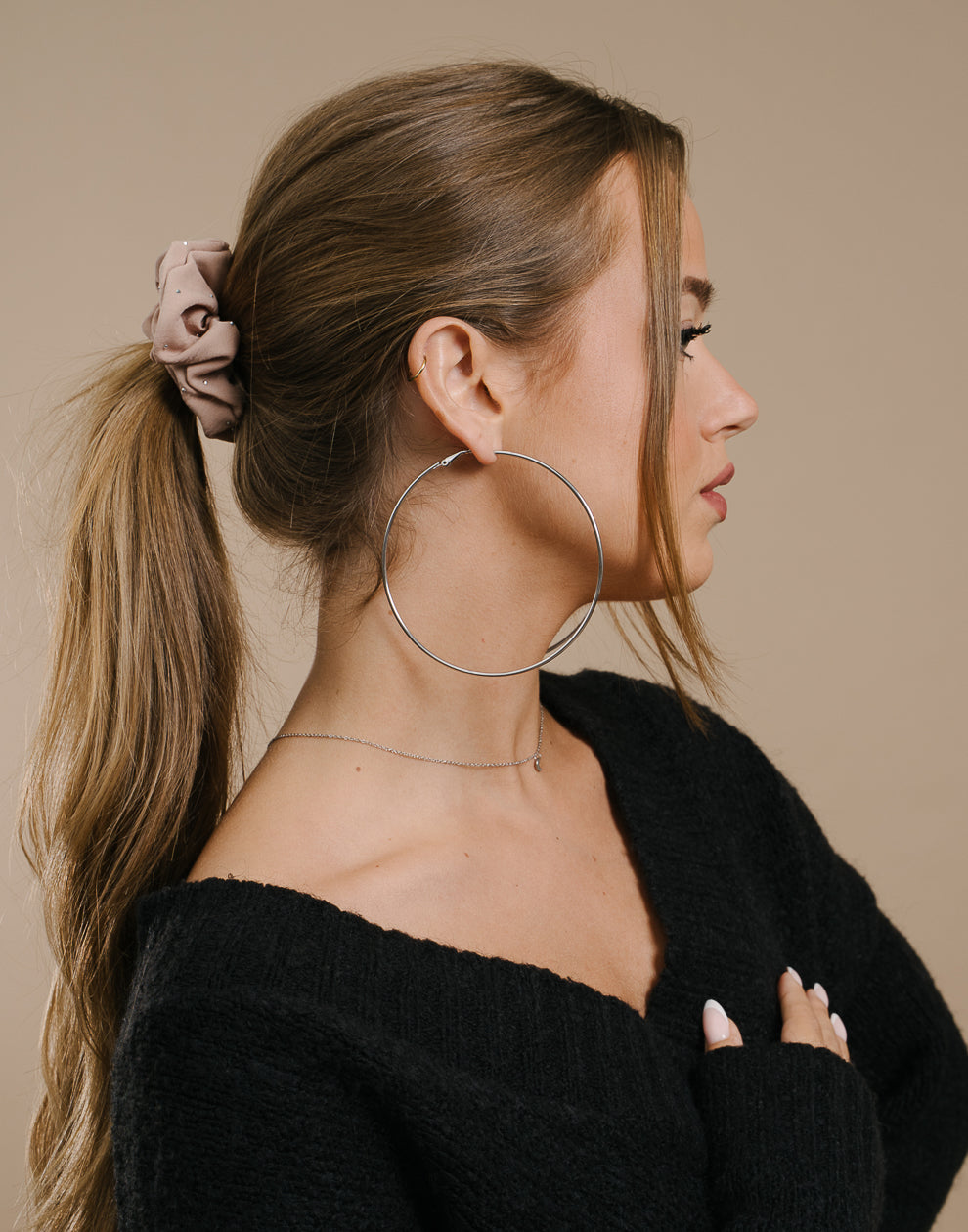 Dünne, große Ohrringe, 9 cm, silberfarben