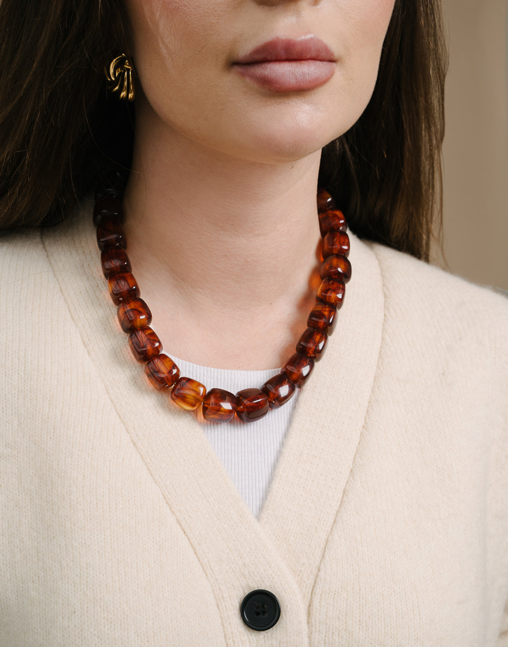 Halskette mit dicken Perlen, Harz, braun