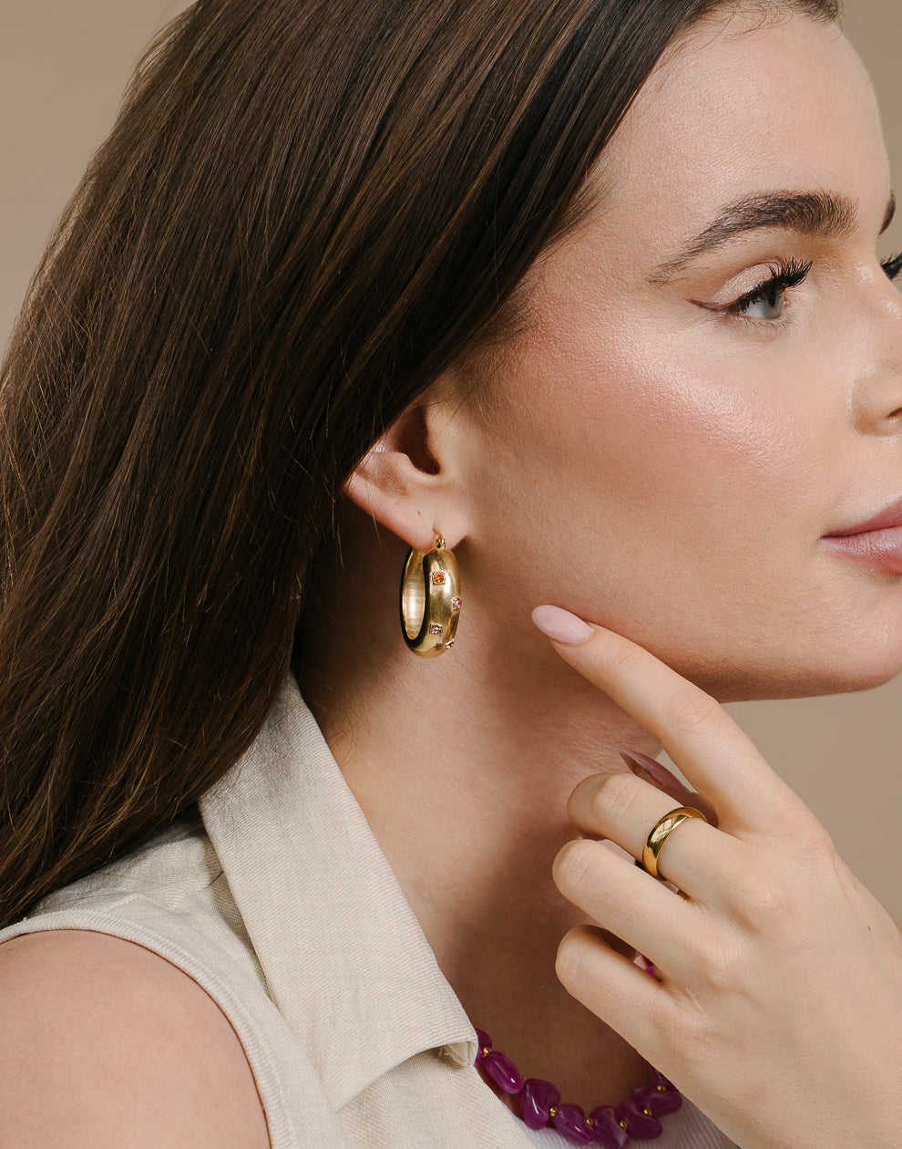 Vintage-Ohrring mit großen Strasssteinen