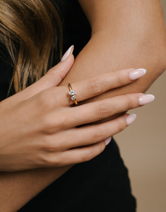 Ring dubbele steen goudkleurig