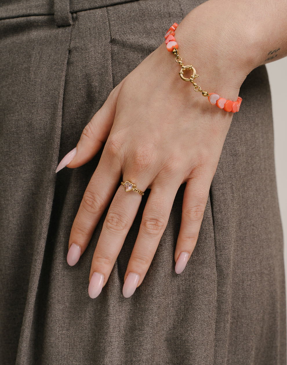 Ring hart met steen roze goudkleurig