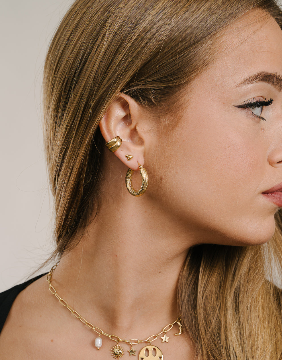 dicker, doppelter Ohrclip goldfarben