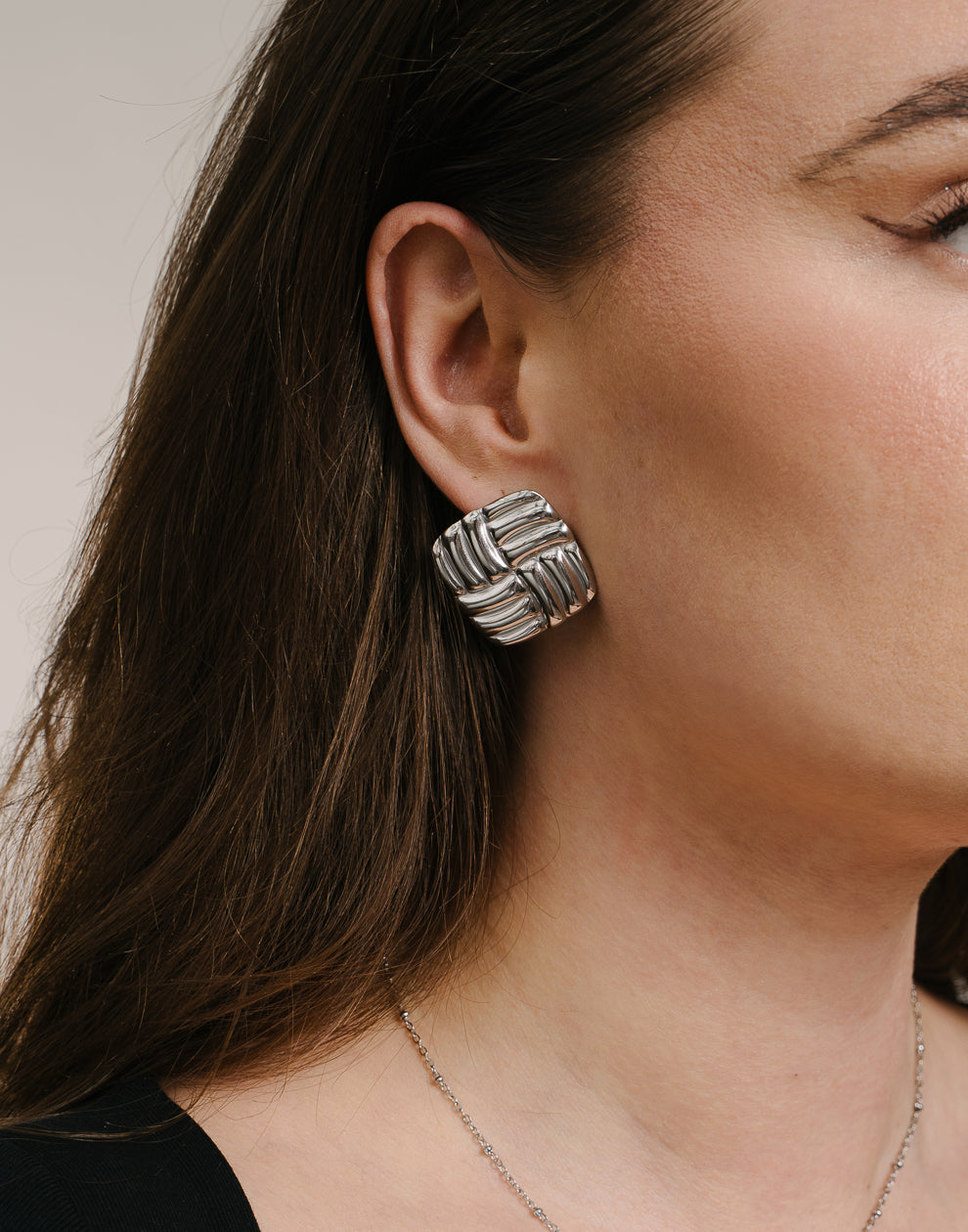 Statement oorstekers vierkant groot zilverkleurig