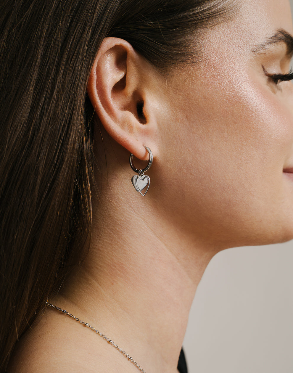 Silberfarbene Doppelherz-Ohrringe