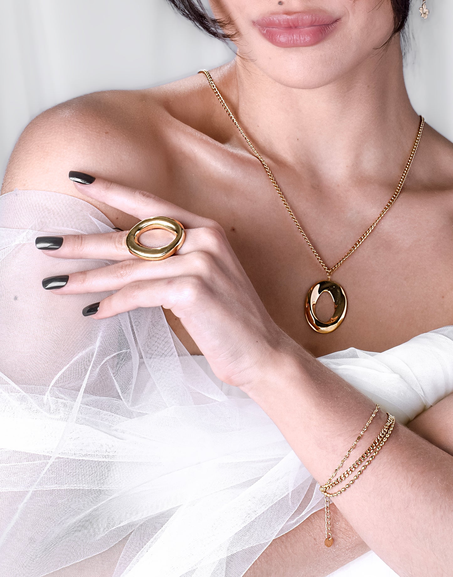 Statement-Ring oval goldfarben