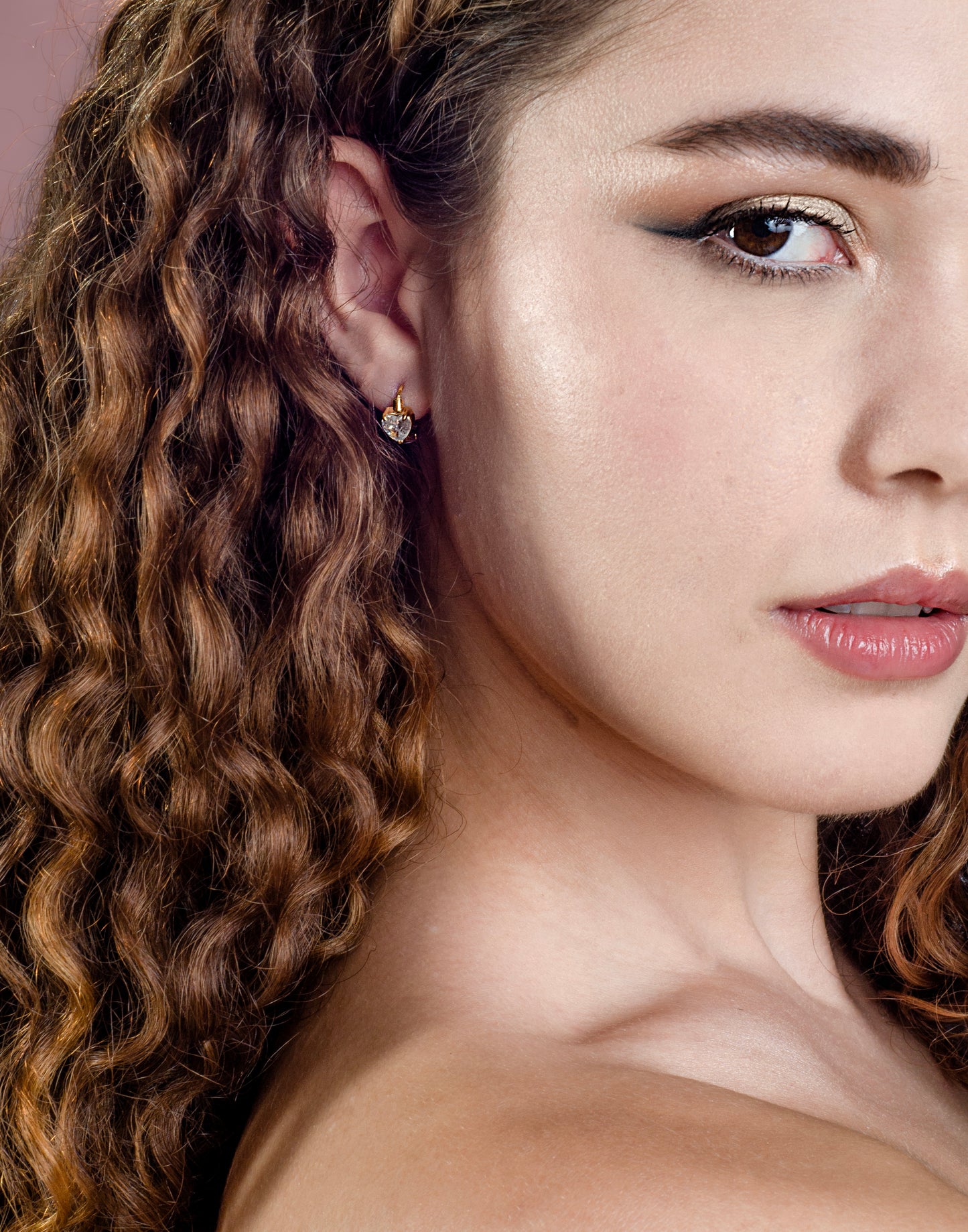 Creolen mit goldfarbenem Herzstein