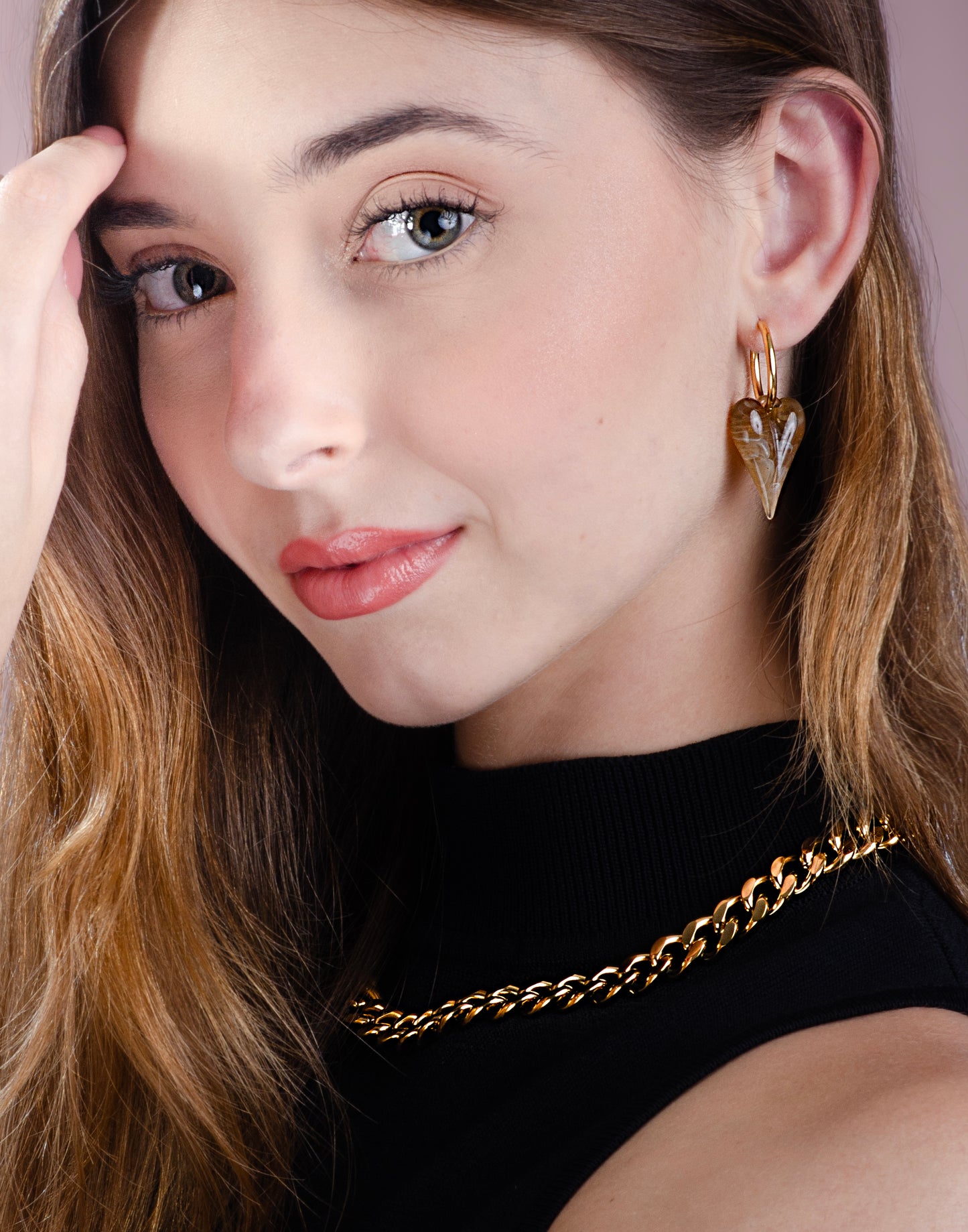 Luxe marble kralenoorbel hart coffee