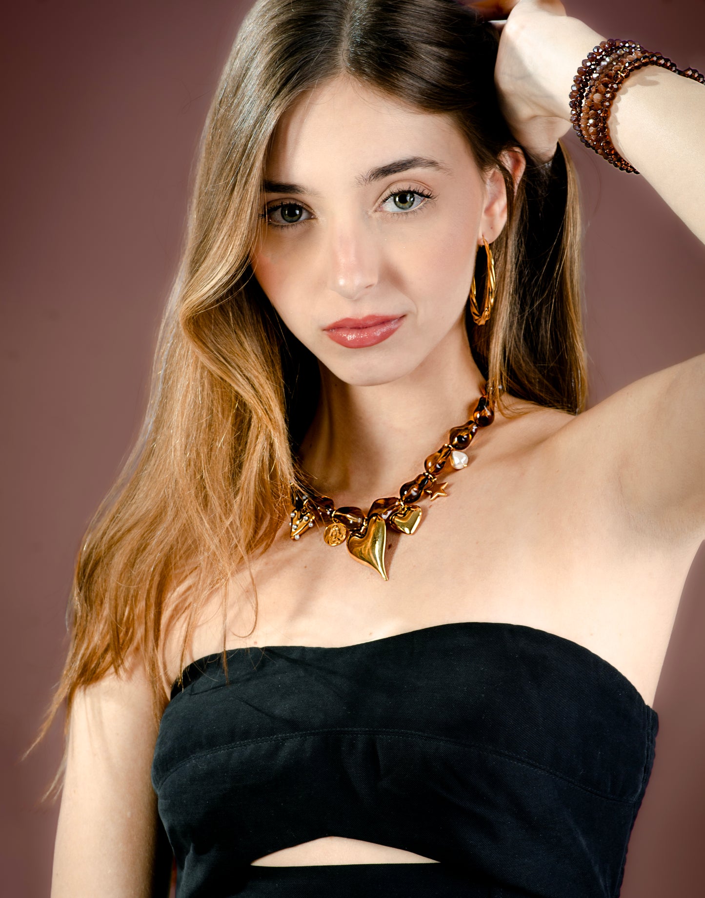 Asymmetrische kralenketting met bedels leopard