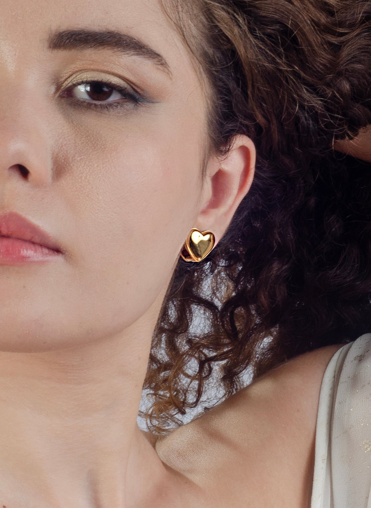 Hartjes oorbel twee kanten goudkleurig