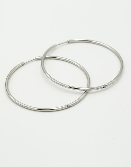 Basic hoop oorringen 5cm zilverkleurig