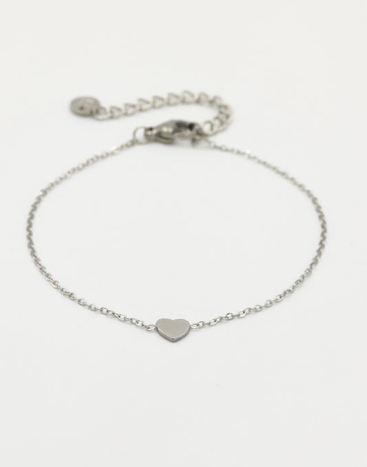 Armband klein hartje plat zilverkleurig