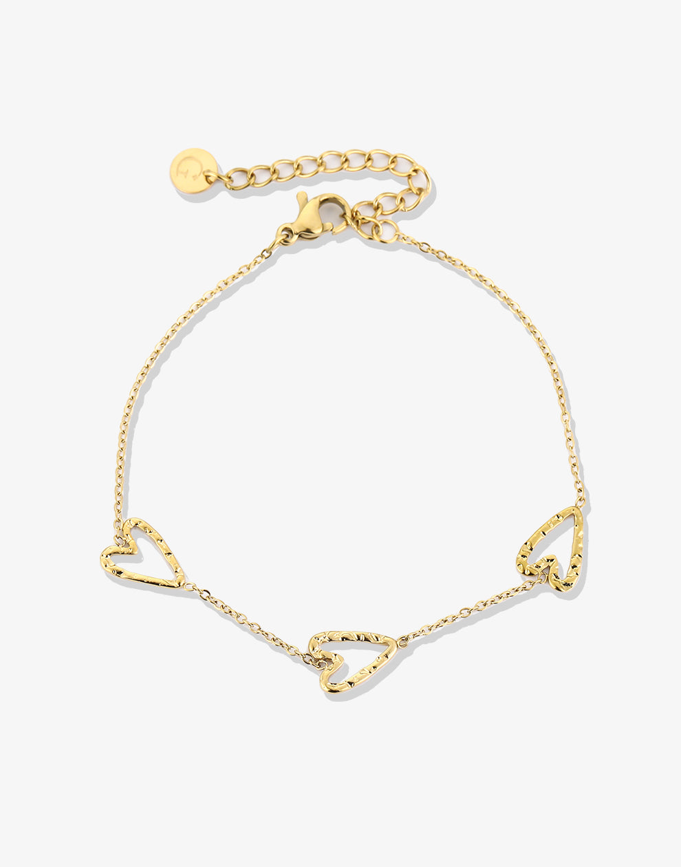 Armband drie geslagen hartjes goudkleurig