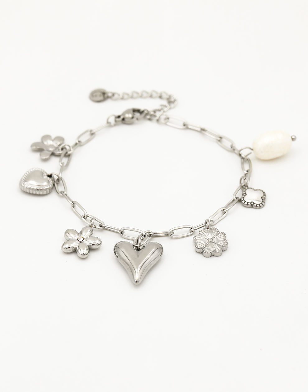 Bedelarmband bloemen en hartjes