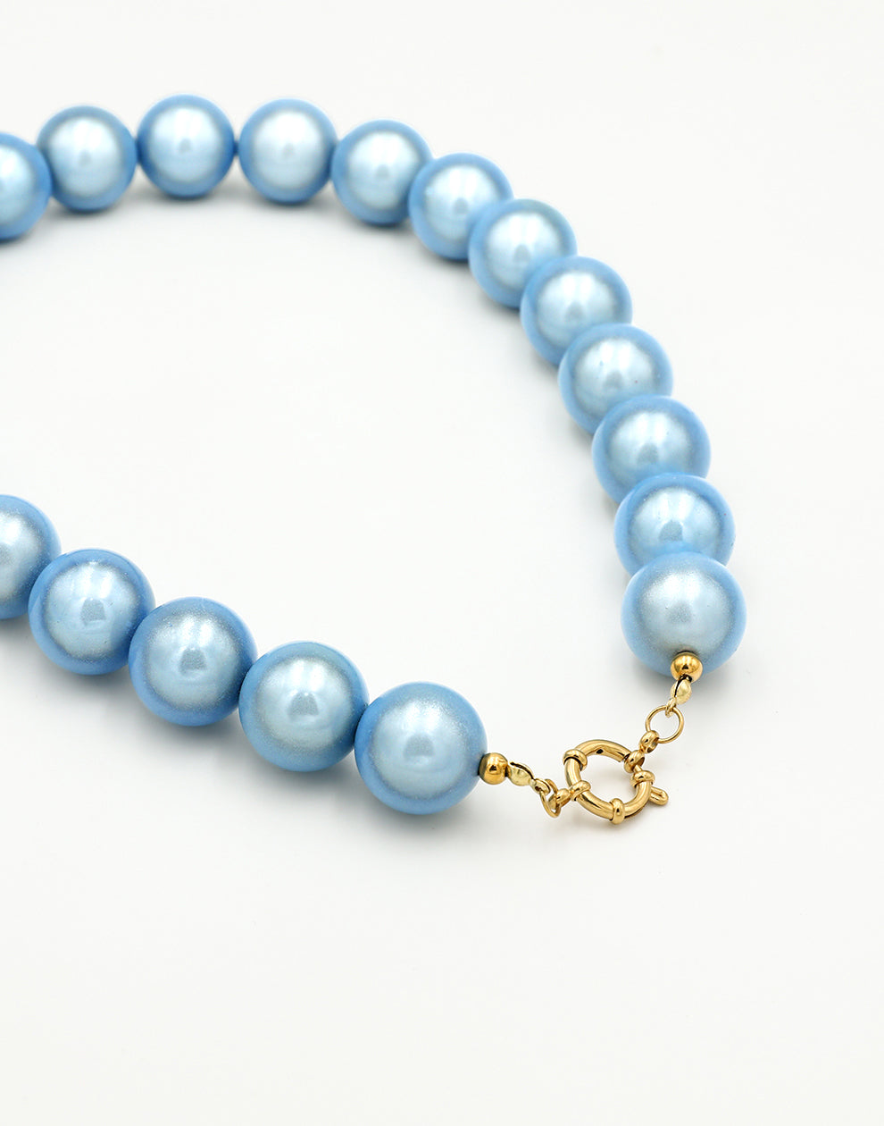Pastellblaue Perlenkette